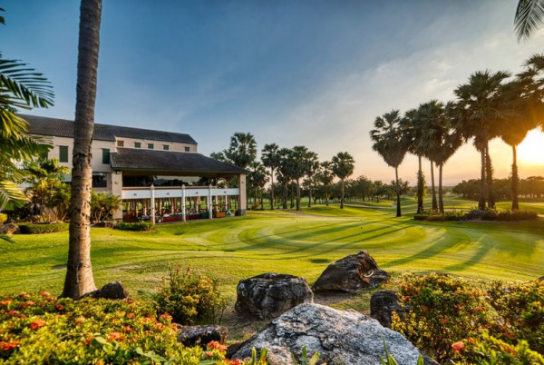 Lake View Resort amp Golf Club golf twilight and golf course