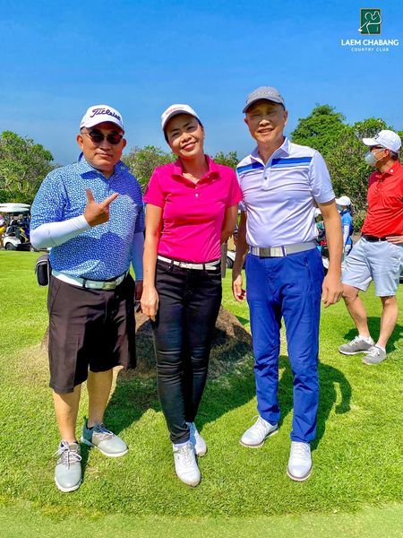 Laem Chabang International Country Club 4 people and grass Laem Chabang International Country Club 4 people and grass