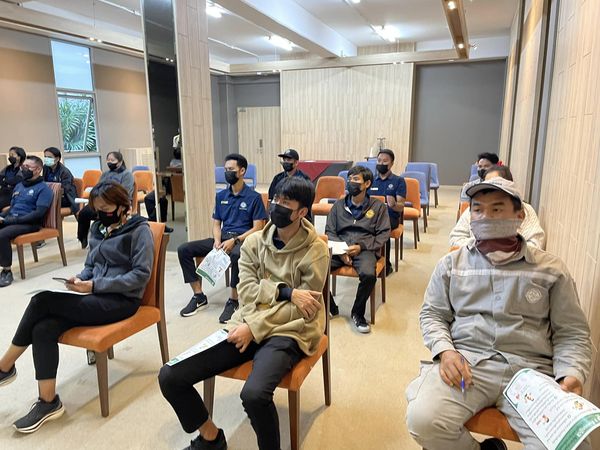 HR Siam Country Club Rolling Hills 9 people people standing people sitting and indoor HR Siam Country Club Rolling Hills 9 people people standing people sitting and indoor