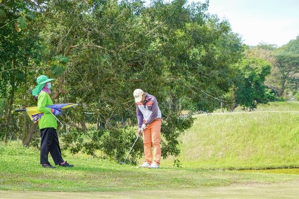 Wangjuntr Golf Park 2 people and outdoors Wangjuntr Golf Park 2 people and outdoors