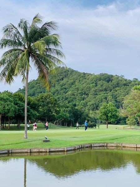 Bangpra Golf Club and Resort 6 people people golfing and golf course