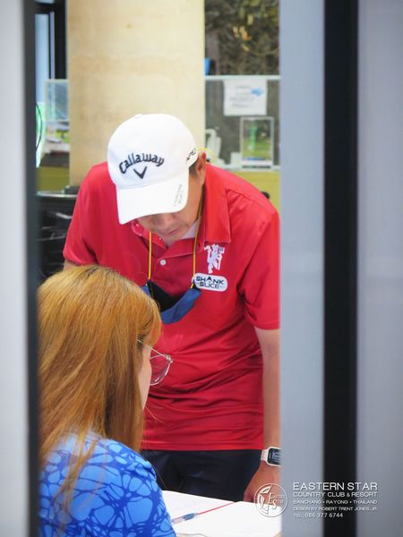 Eastern Star Country Club amp Resort 2 คน หมวก และ ข้อความ