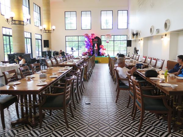 Eastern Star Country Club amp Resort 5 people table and indoors