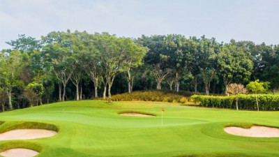 There are always well maintained fairways and greens in #SiamCountryClubPlantation. This lovely golf course is the best golf courses which have 27 holes in Thailand. It never makes you bored.  Try the all-time favorite golf course!