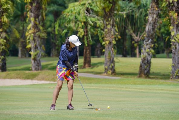 Katathong Golf Resort amp Spa 1 คน กำลังเล่นกีฬา และ ธรรมชาติ Katathong Golf Resort amp Spa 1 คน กำลังเล่นกีฬา และ ธรรมชาติ