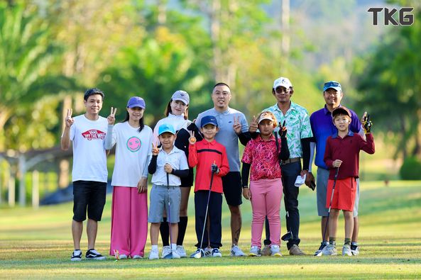 Katathong Golf Resort amp Spa 6 people people standing and outdoors