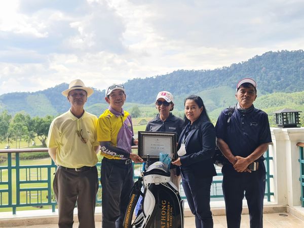 Katathong Golf Resort amp Spa 5 people and people standing