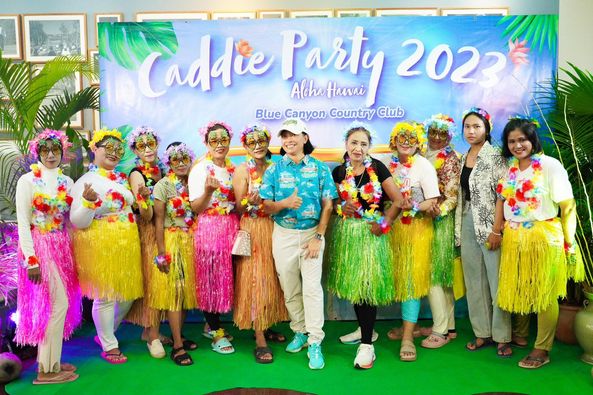 Blue Canyon Country Club 10 people people golfing and Caddie Party Hawai 2023 Aldha Blue MEKERS Canyon Country Club