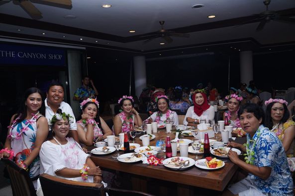 Blue Canyon Country Club 9 people