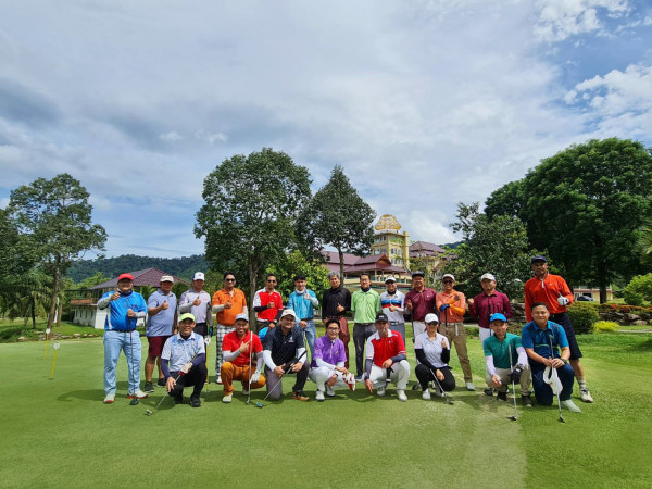 Katathong Golf Resort amp Spa nbsp 7 people people golfing and golf course