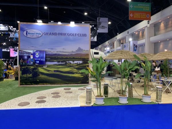 Grand Prix Golf Club 3 people