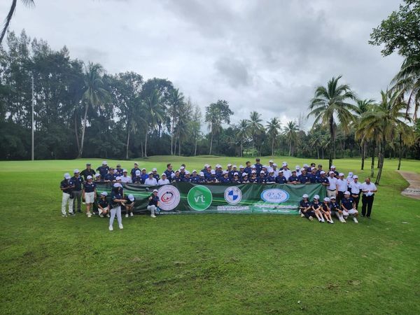 Victory Park Golf amp Country Club 1 person and golfing-2